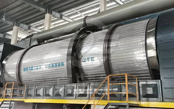 土豆渣烘干機(jī)運(yùn)行現(xiàn)場(chǎng) 土豆渣烘干機(jī)運(yùn)行現(xiàn)場(chǎng)